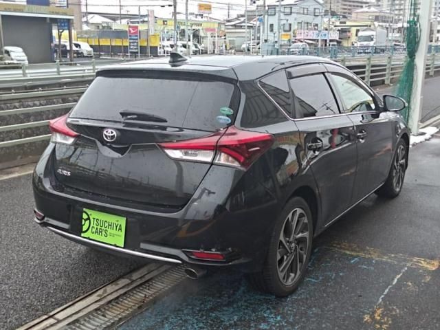 TOYOTA AURIS 2015 Image 31