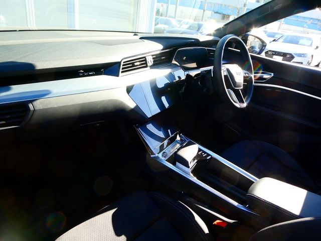 AUDI E-TRON SPORTBAC 2023 Image 31