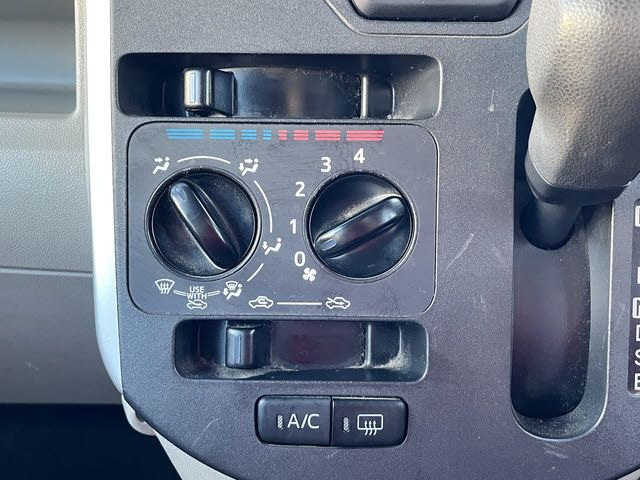 DAIHATSU TANTO 2015 Image 31