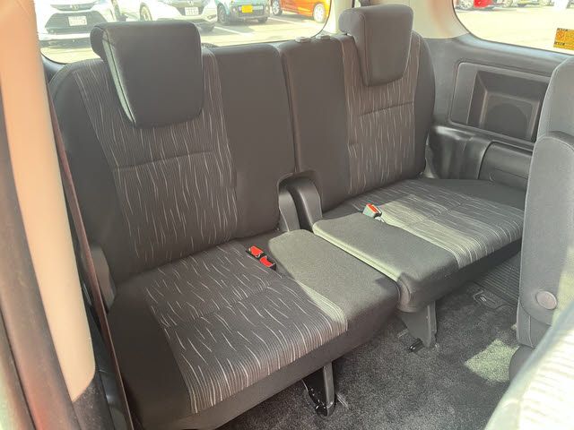 TOYOTA VOXY 2012 Image 31