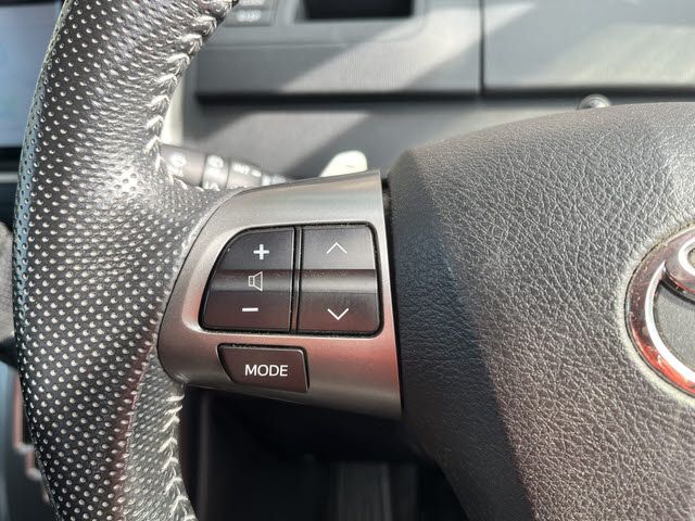 TOYOTA VOXY 2012 Image 31