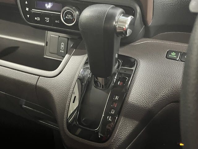 HONDA N BOX 2019 Image 31