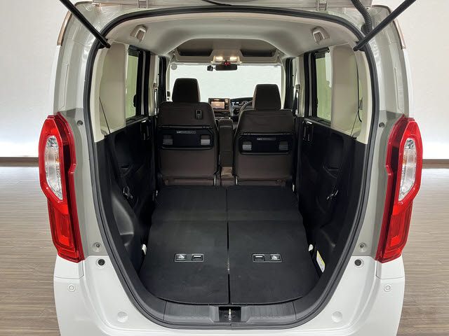 HONDA N BOX 2019 Image 31