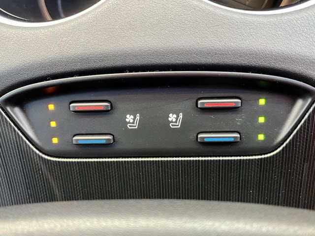 TOYOTA HARRIER 2WD 2021 Image 31