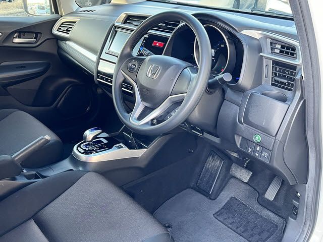 HONDA FIT HYBRID 2017 Image 31