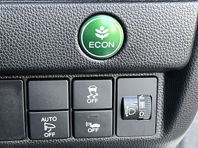 HONDA FIT HYBRID 2017 Image 31