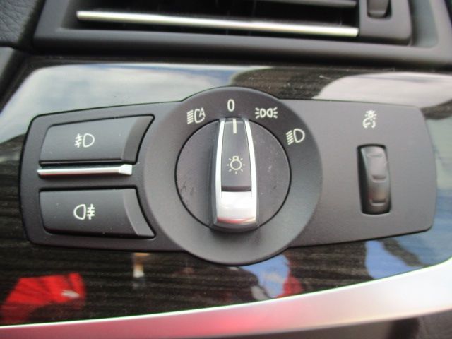 BMW 5SERIES TOURING 2014 Image 31