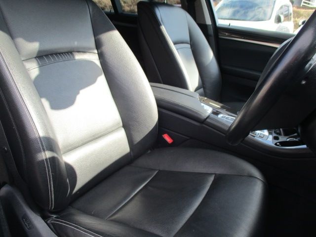 BMW 5SERIES TOURING 2014 Image 31