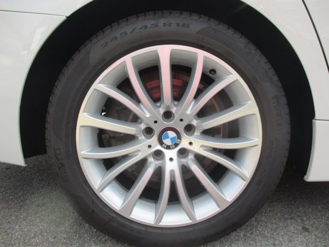 BMW 5SERIES TOURING 2014 Image 31