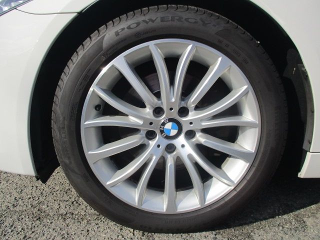 BMW 5SERIES TOURING 2014 Image 31