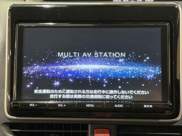 TOYOTA VOXY HYBRID 2017 Image 31