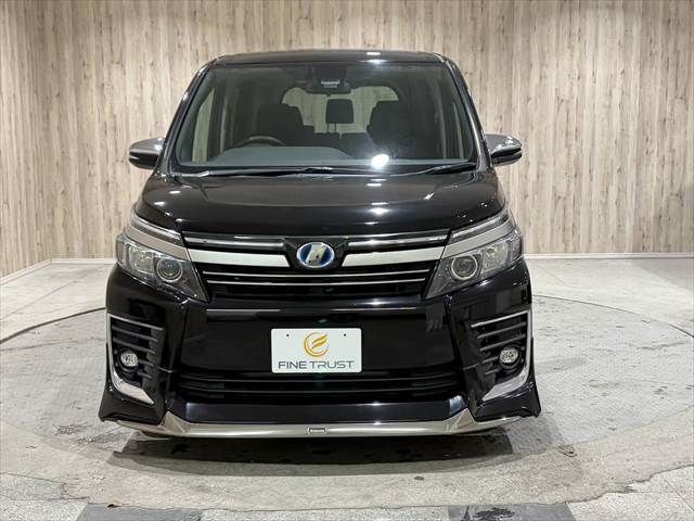 TOYOTA VOXY HYBRID 2017 Image 31