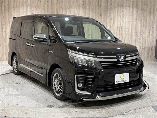 TOYOTA VOXY HYBRID 2017 Image 31