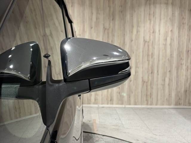 TOYOTA VOXY HYBRID 2017 Image 31