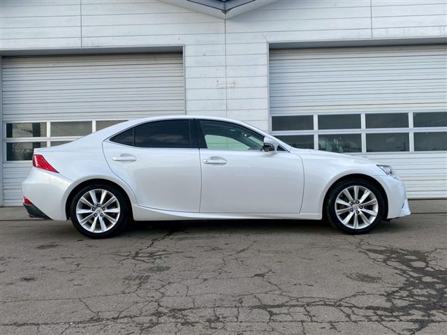 TOYOTA LEXUS IS250 4WD 2016 Image 31