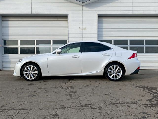 TOYOTA LEXUS IS250 4WD 2016 Image 31