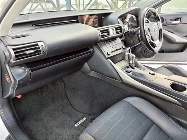 TOYOTA LEXUS IS250 4WD 2016 Image 31