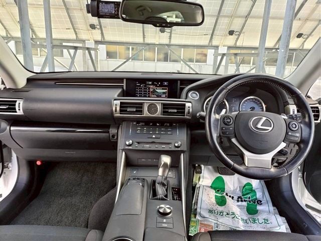 TOYOTA LEXUS IS250 4WD 2016 Image 31