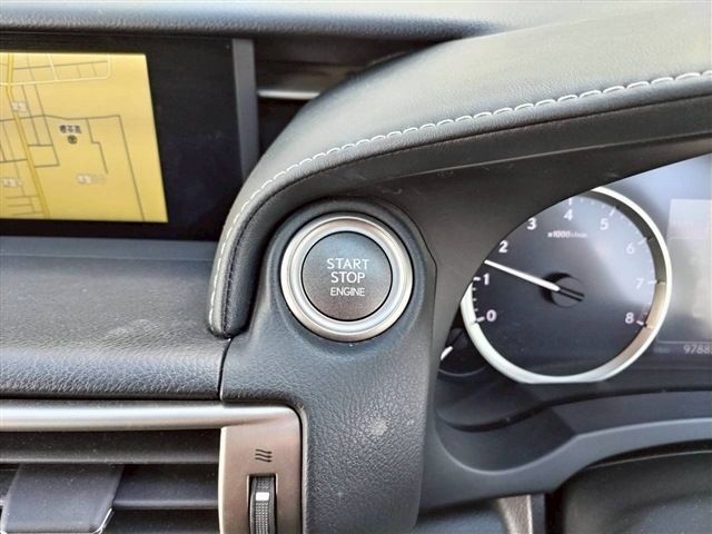 TOYOTA LEXUS IS250 4WD 2016 Image 31