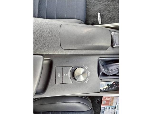 TOYOTA LEXUS IS250 4WD 2016 Image 31