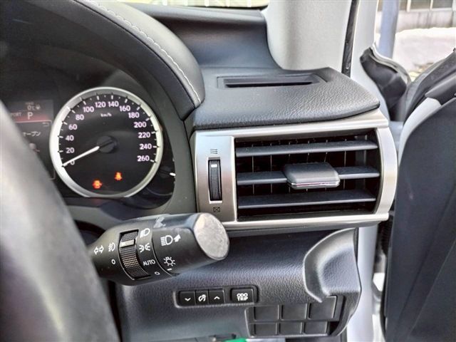 TOYOTA LEXUS IS250 4WD 2016 Image 31