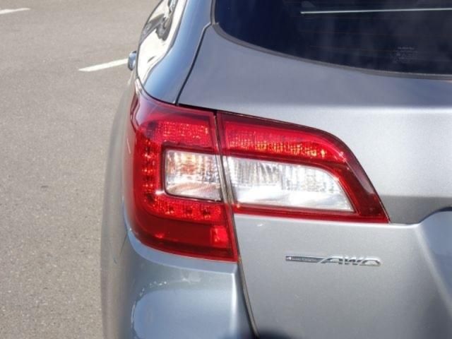 SUBARU LEGACY OUTBACK 2017 Image 31