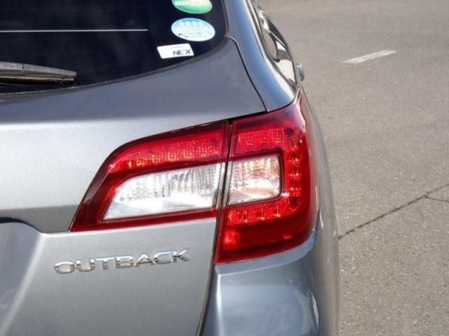 SUBARU LEGACY OUTBACK 2017 Image 31