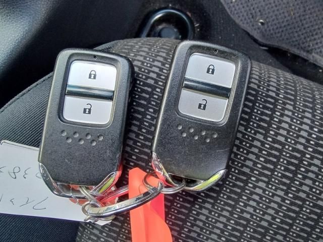 HONDA FIT 2016 Image 31