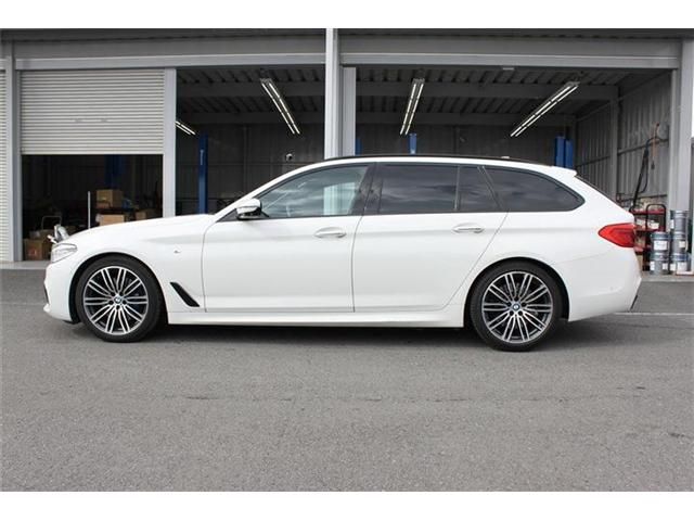 BMW 5SERIES TOURING 2017 Image 31
