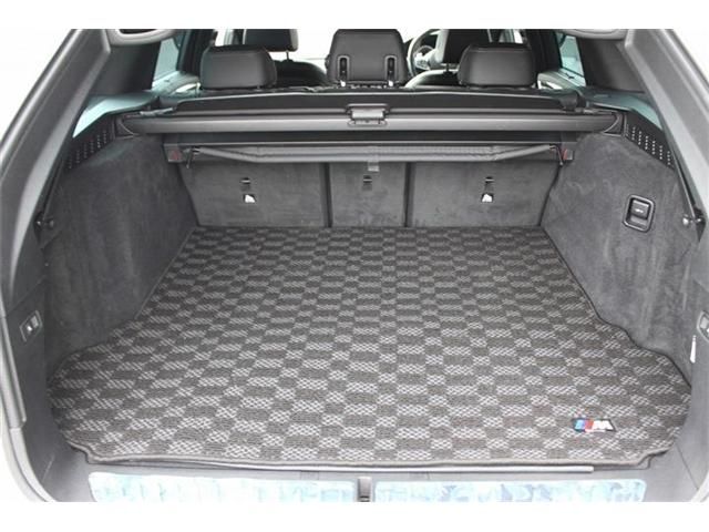 BMW 5SERIES TOURING 2017 Image 31