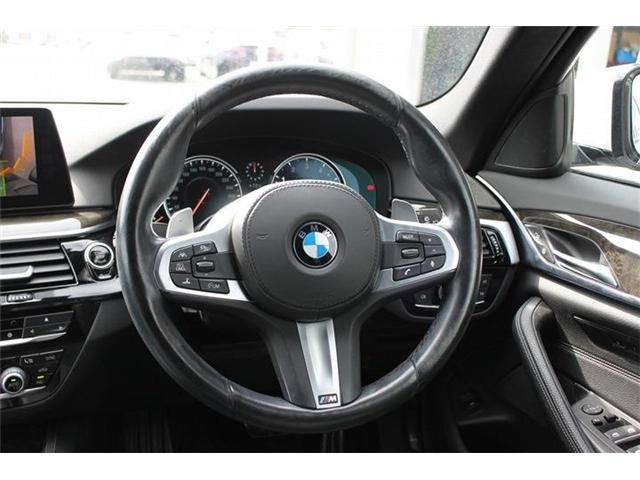 BMW 5SERIES TOURING 2017 Image 31