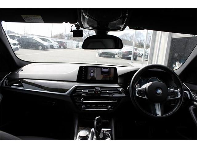 BMW 5SERIES TOURING 2017 Image 31