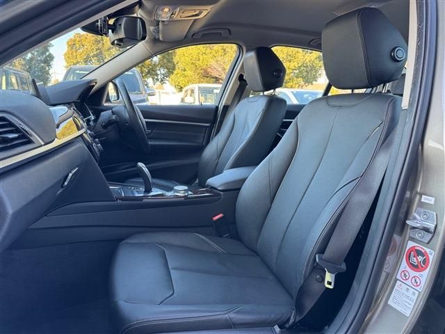 BMW 3SERIES SEDAN 2018 Image 31