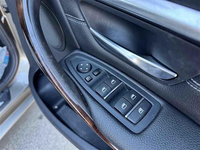 BMW 3SERIES SEDAN 2018 Image 31