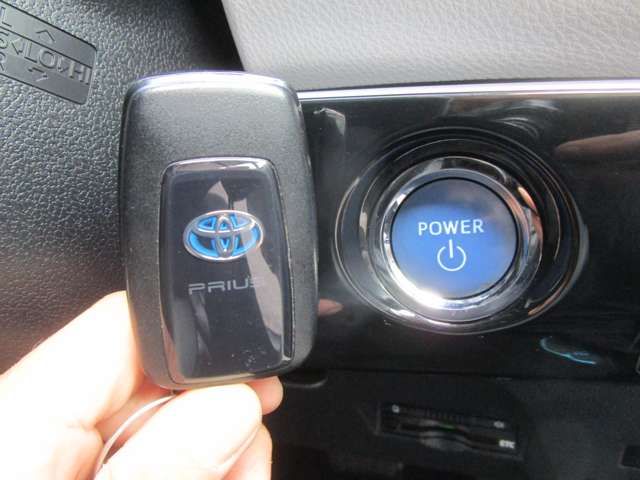 TOYOTA PRIUS 2016 Image 31