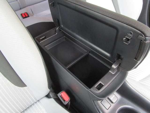 TOYOTA PRIUS 2016 Image 31