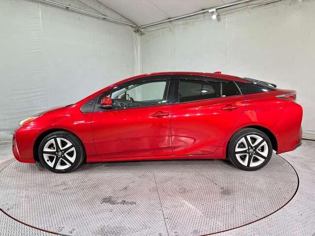 TOYOTA PRIUS 2018 Image 31