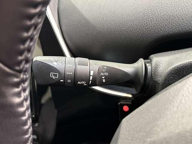 TOYOTA PRIUS 2018 Image 31