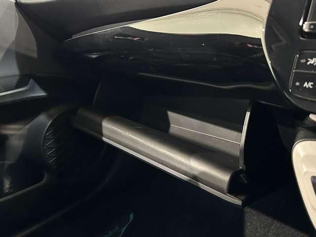 TOYOTA PRIUS 2018 Image 31