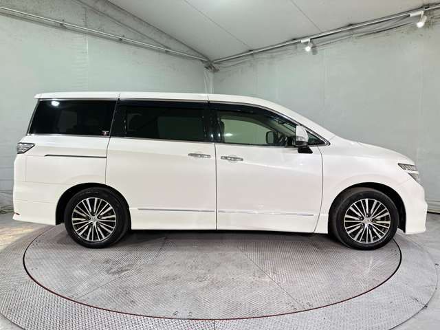 NISSAN ELGRAND 2016 Image 31