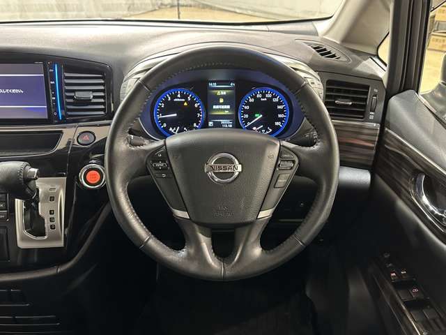 NISSAN ELGRAND 2016 Image 31