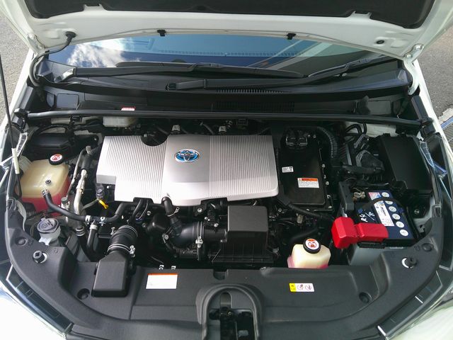 TOYOTA PRIUS 4WD 2018 Image 31