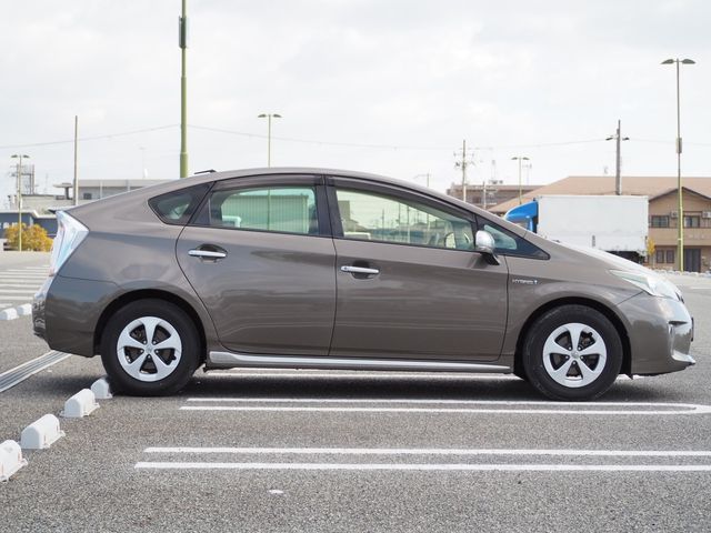 TOYOTA PRIUS 2013 Image 31