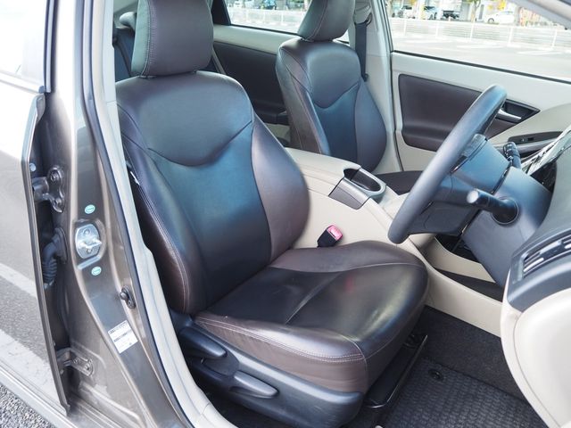 TOYOTA PRIUS 2013 Image 31