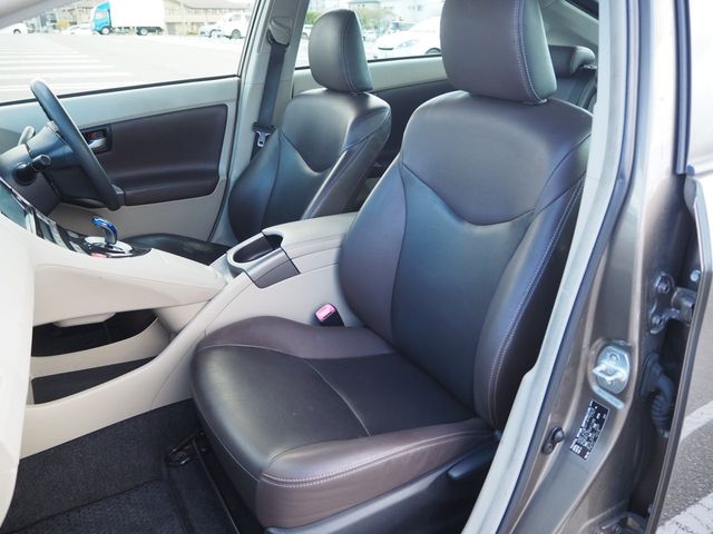 TOYOTA PRIUS 2013 Image 31