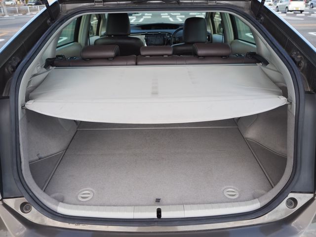 TOYOTA PRIUS 2013 Image 31