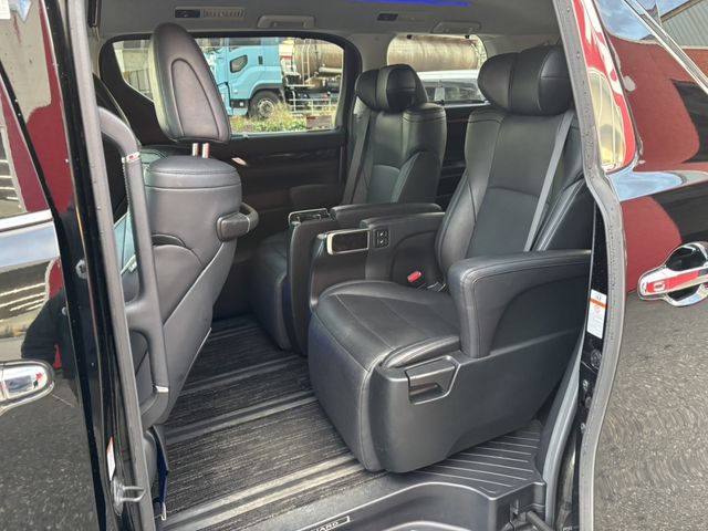 TOYOTA ALPHARD 2018 Image 31