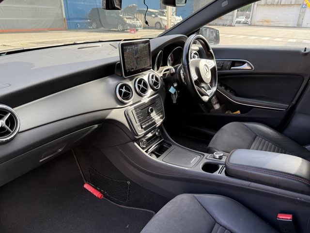 MERCEDES BENZ CLA SH 2015 Image 31