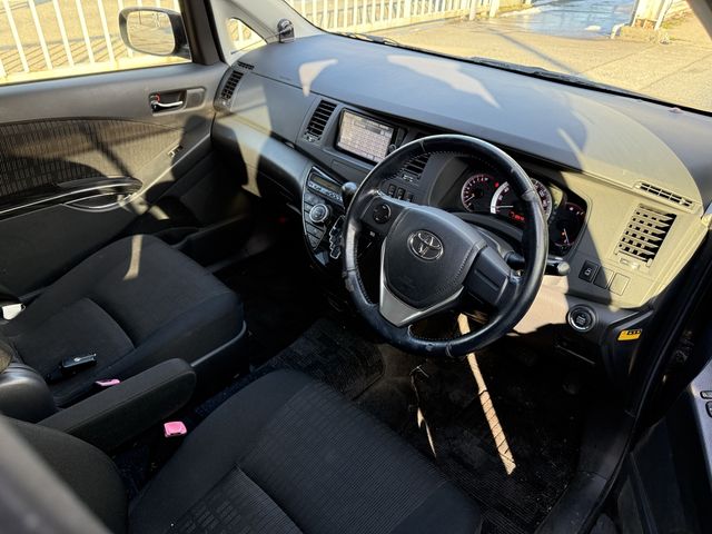 TOYOTA ISIS 4WD 2013 Image 31