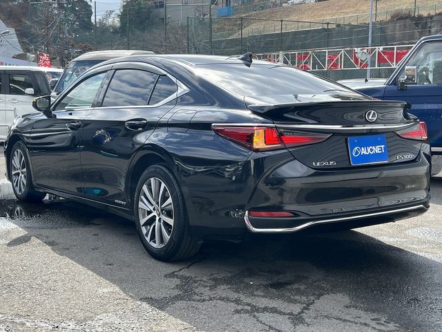 TOYOTA LEXUS ES300H 2021 Image 31